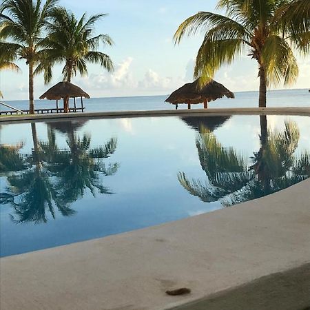 Front Beach Private Room With Shared Bathroom Cancun Ngoại thất bức ảnh