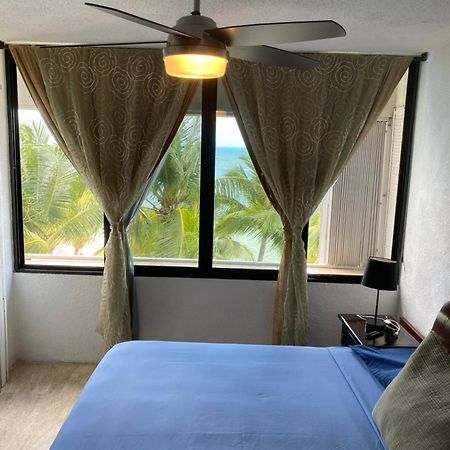 Front Beach Private Room With Shared Bathroom Cancun Ngoại thất bức ảnh