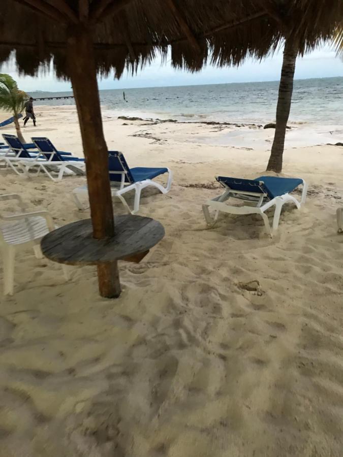 Front Beach Private Room With Shared Bathroom Cancun Ngoại thất bức ảnh