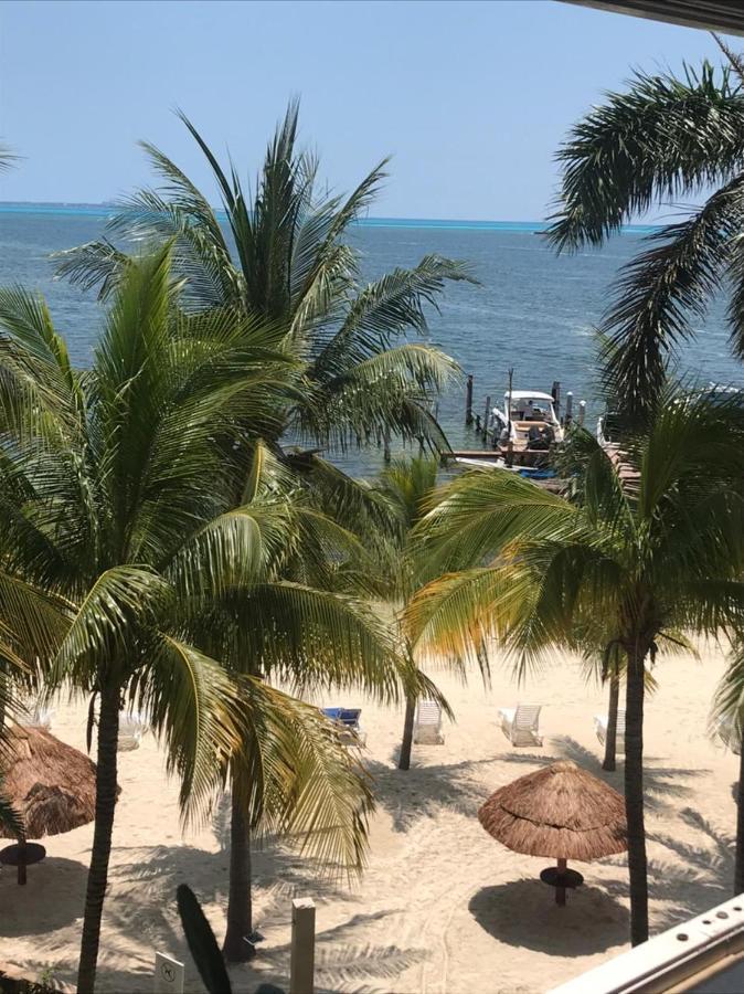 Front Beach Private Room With Shared Bathroom Cancun Ngoại thất bức ảnh
