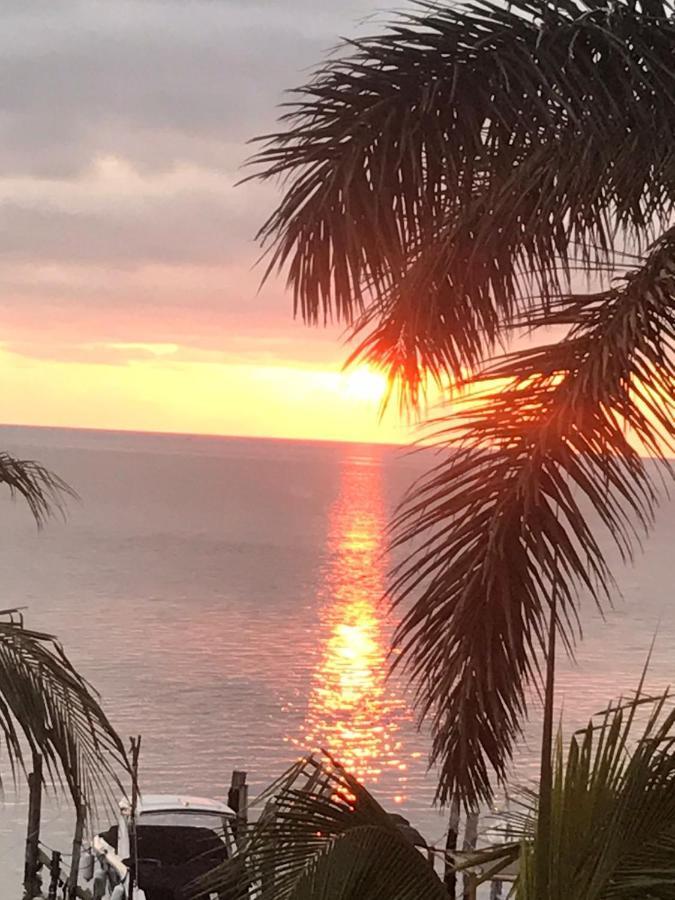 Front Beach Private Room With Shared Bathroom Cancun Ngoại thất bức ảnh