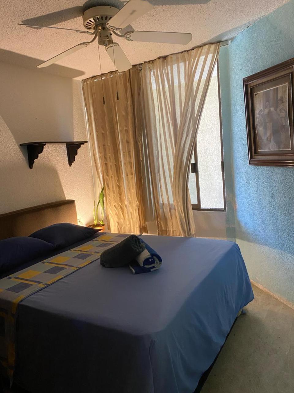 Front Beach Private Room With Shared Bathroom Cancun Ngoại thất bức ảnh