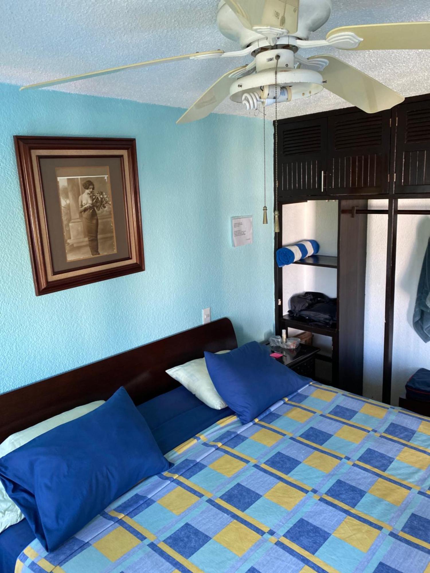 Front Beach Private Room With Shared Bathroom Cancun Ngoại thất bức ảnh