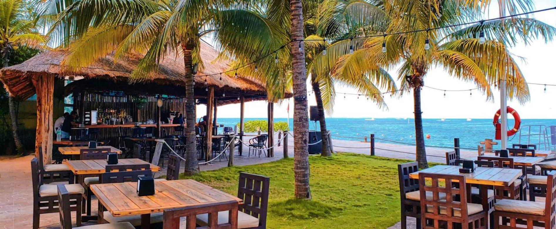 Front Beach Private Room With Shared Bathroom Cancun Ngoại thất bức ảnh