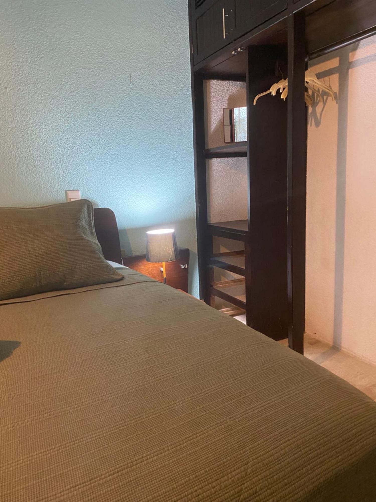 Front Beach Private Room With Shared Bathroom Cancun Ngoại thất bức ảnh