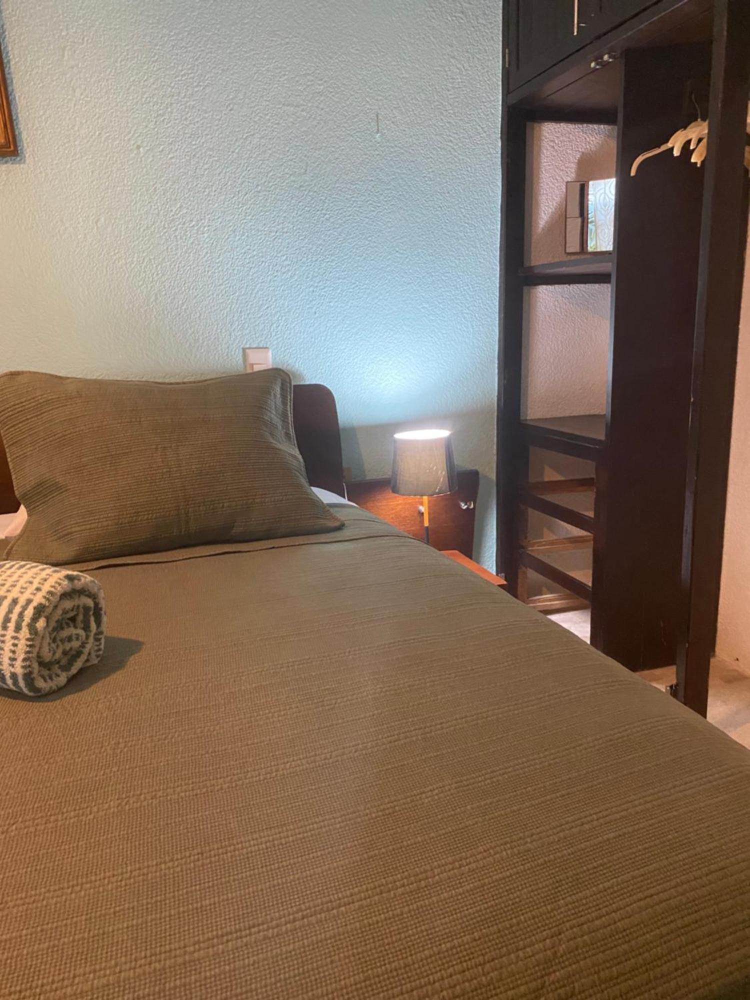 Front Beach Private Room With Shared Bathroom Cancun Ngoại thất bức ảnh