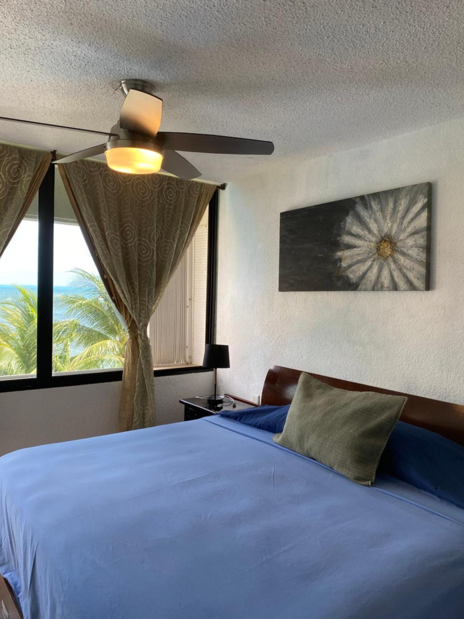 Front Beach Private Room With Shared Bathroom Cancun Ngoại thất bức ảnh